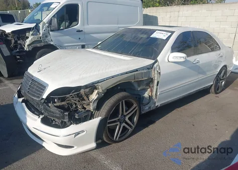 2003 Mercedes-Benz S 600 z USA, uszkodzony, nr VIN WDBNG76J63A344813